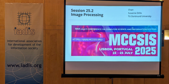 Präsentationsfolie einer Konferenz mit dem Titel „Session 25.2 – Image Processing“ bei der MCCSIS 2025 in Lissabon. Links ein Banner der IADIS.