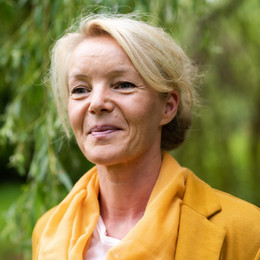 Dr. Susanne Dirks