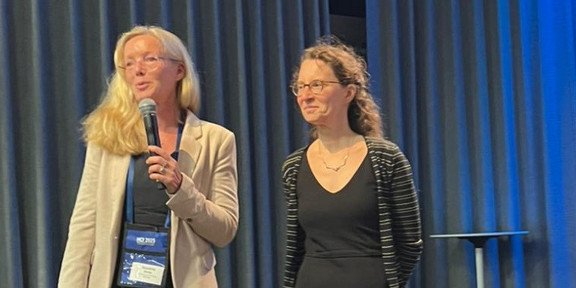 Sessionmoderatorinnen Susanne Dirks und Daniela Nussbaumer