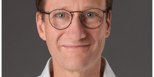 Portraitfoto von Bastian Pelka