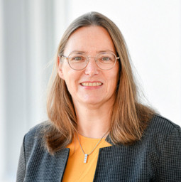 Portrait von Dr. Birgit Scheer