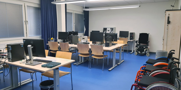 Die Räumlichkeiten des StudyLab mit Arbeitsplätzen